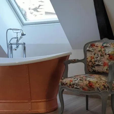 Le Saloon De Rose *